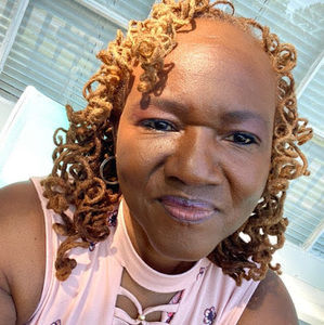 Meet your Posher, Shirley